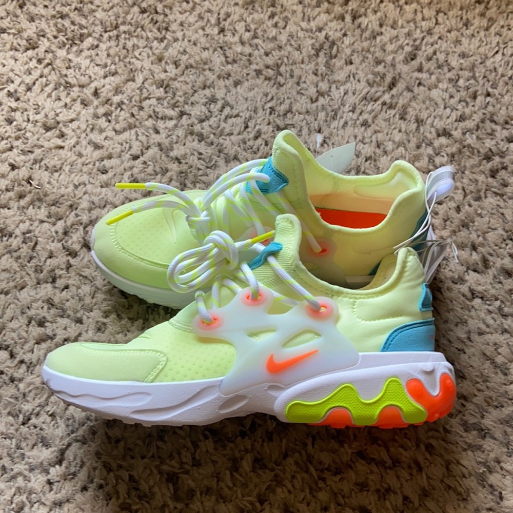 Nike React Presto 'Psychedelic Lava' - image 2